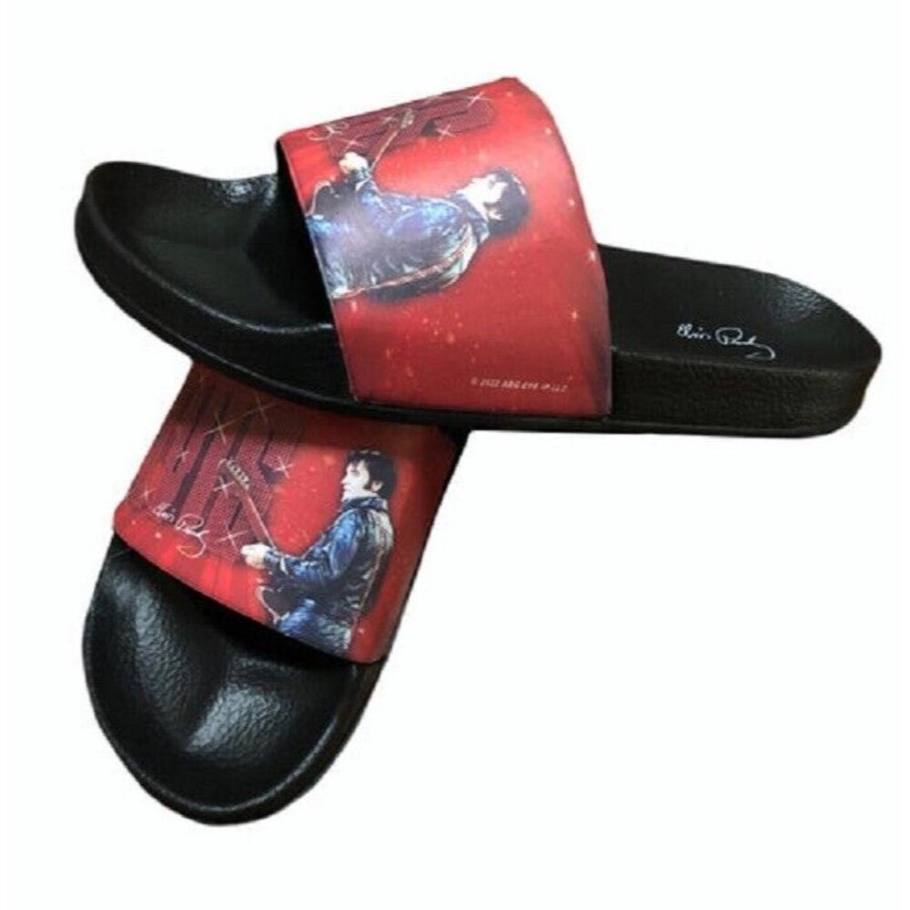 New 7.5 to 8 Red Sandals Elvis Presley Slip On 68 Comeback Flip Flops Photo NIP - Picture 2 of 4